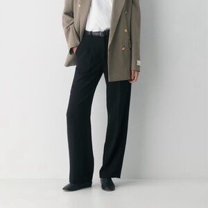 Aritzia Effortless Pant - Crepette - Size 2